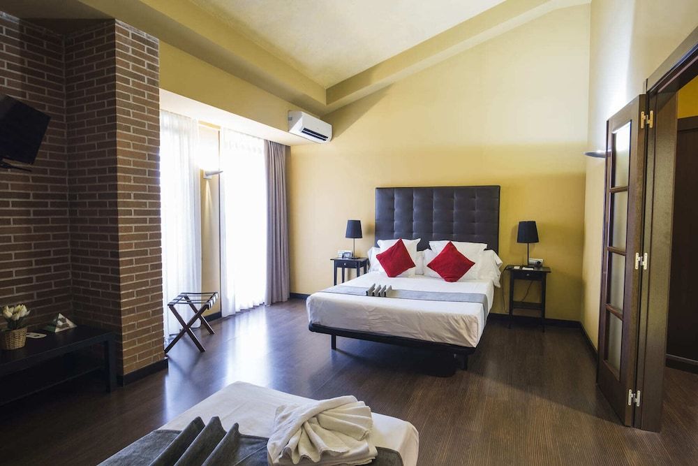 Alda Castillo de Olite Triple Room 4