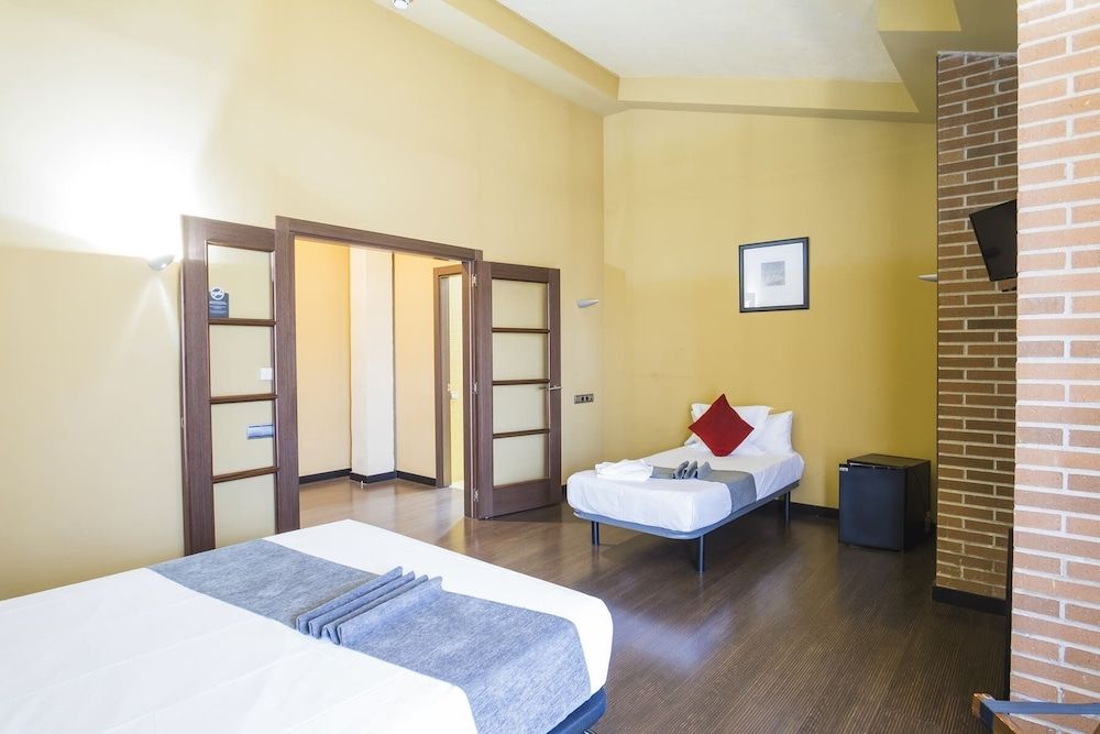 Alda Castillo de Olite Triple Room 3