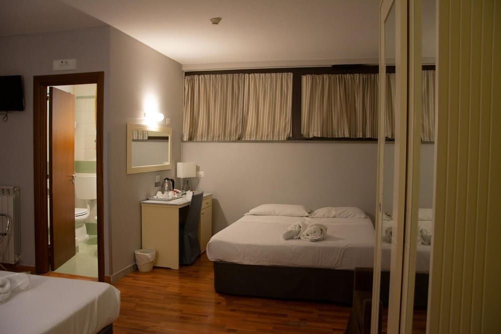 undefined Capodichino International Hotel 7