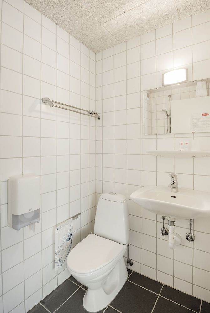 Hotel Falken Standard Room 13