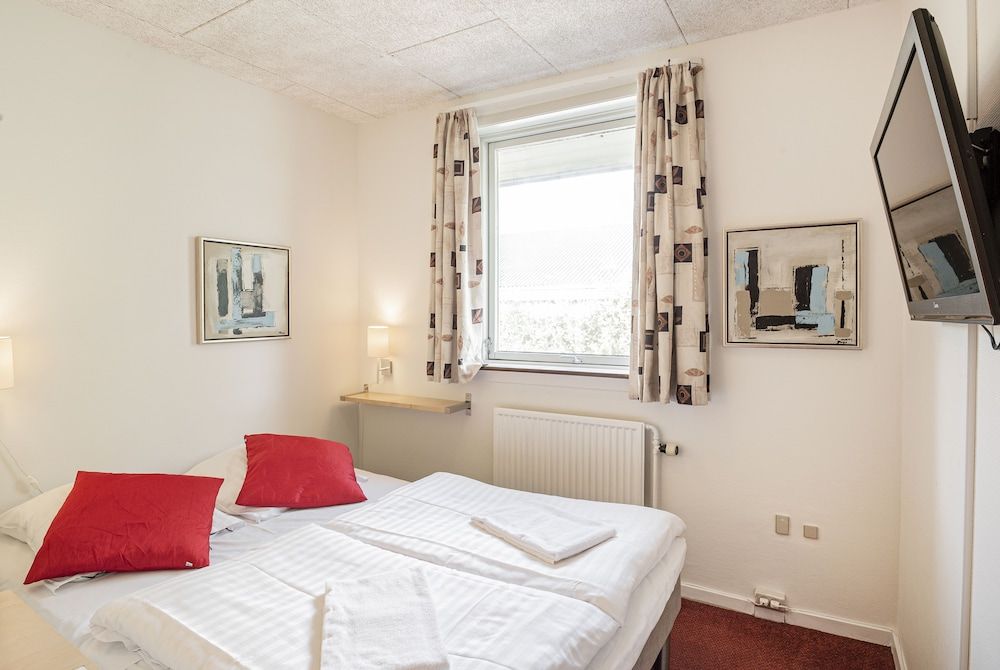 Hotel Falken Economy Room 3