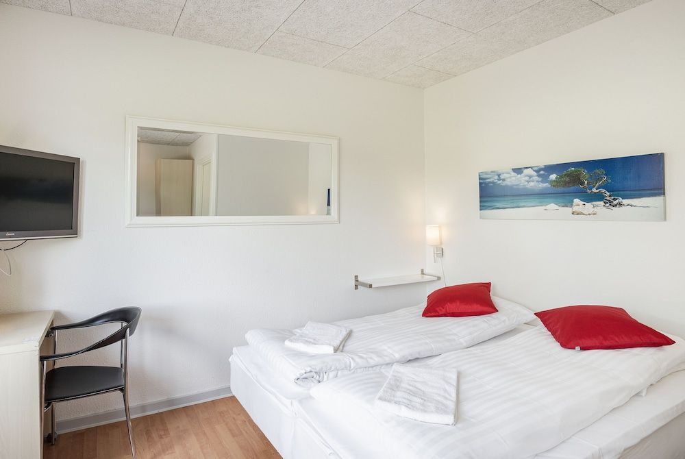 Hotel Falken Standard Room 7