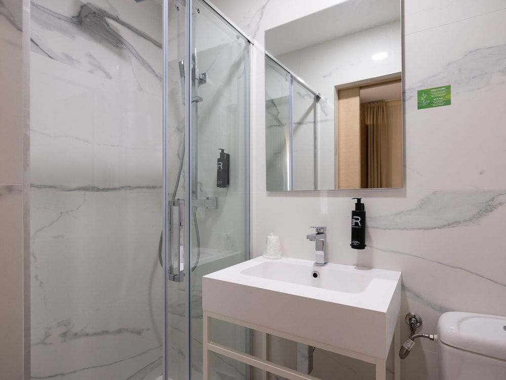 Hotel Revellata Room Xs -10m², Lit Double Vue Arrière Cour 7