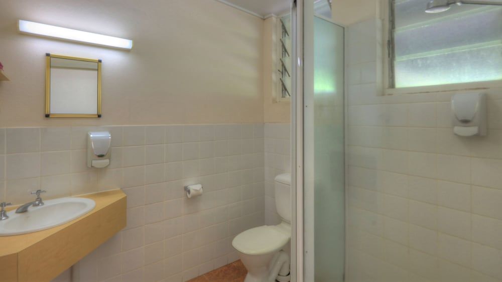 Atherton Motel Standard Room 3