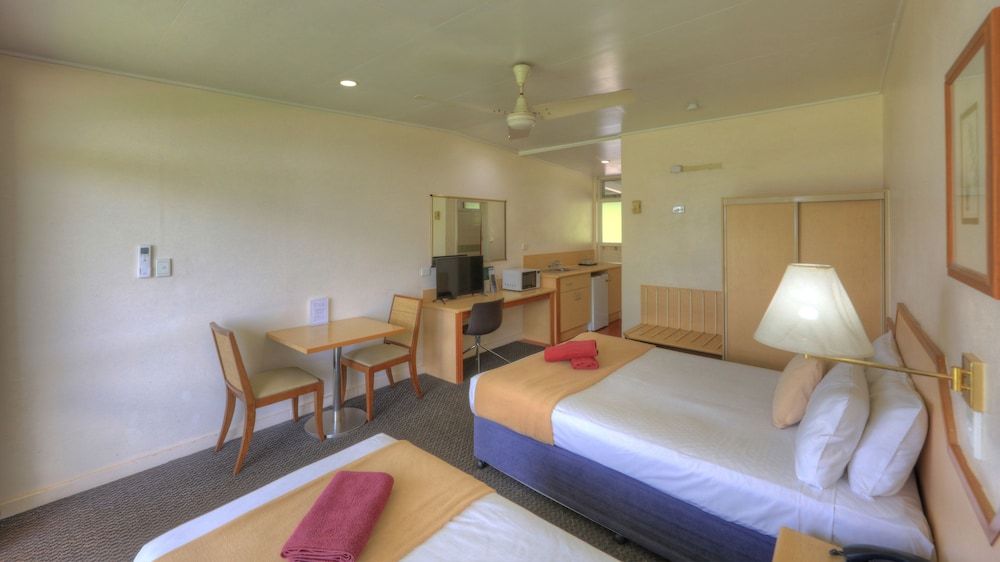 Atherton Motel Standard Room 2