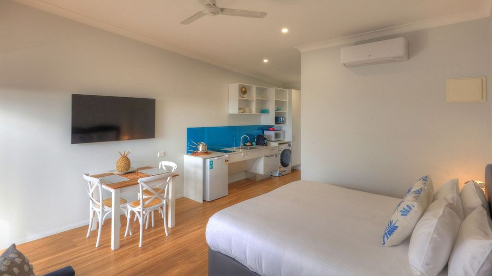 Atherton Motel Luxury Room, Accessible, Mountain View 7