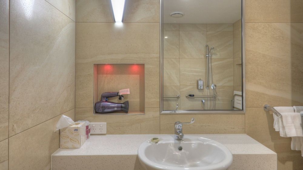 Atherton Motel Luxury Room, Accessible, Mountain View 9