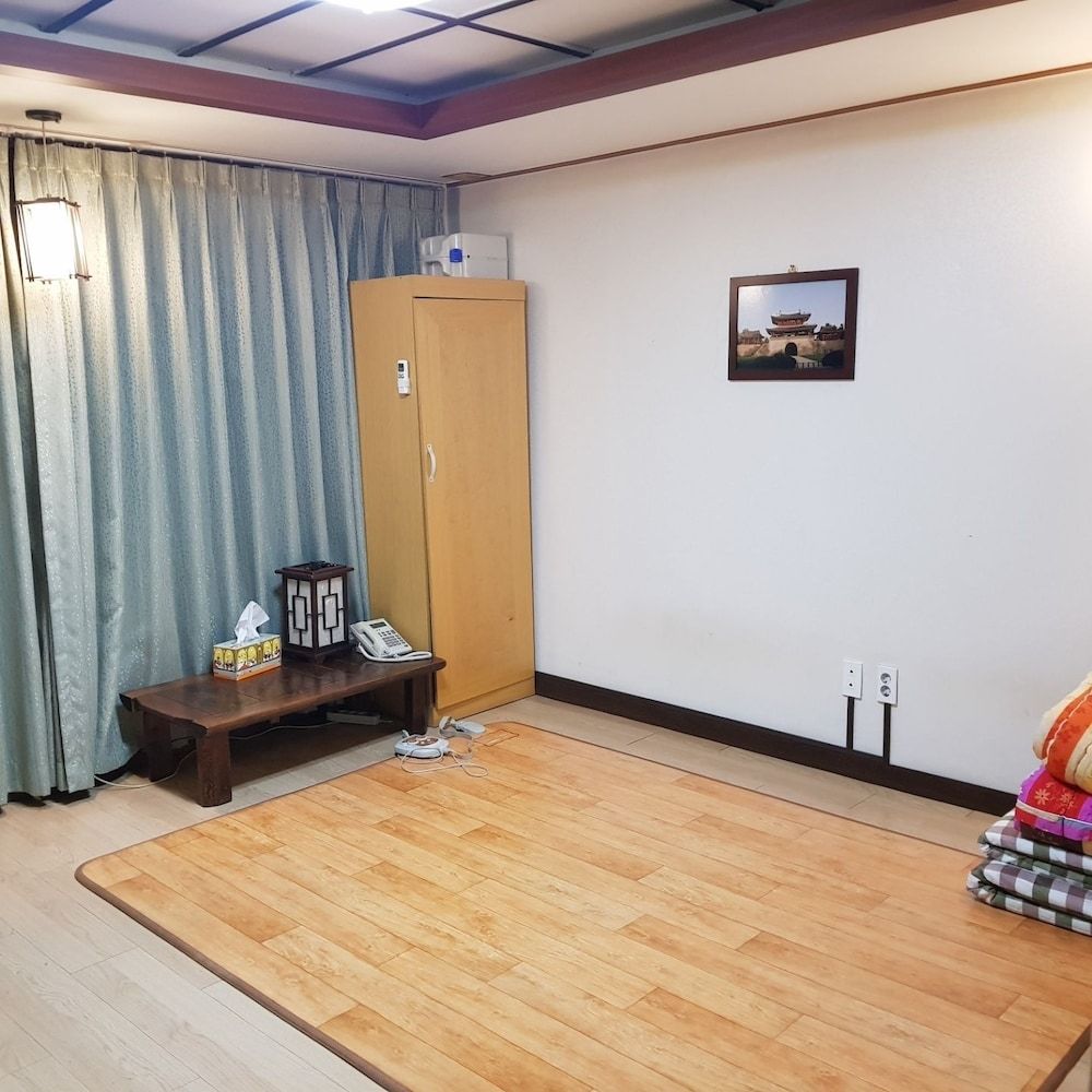 Arirang Hotel Standard Ondol Room 6