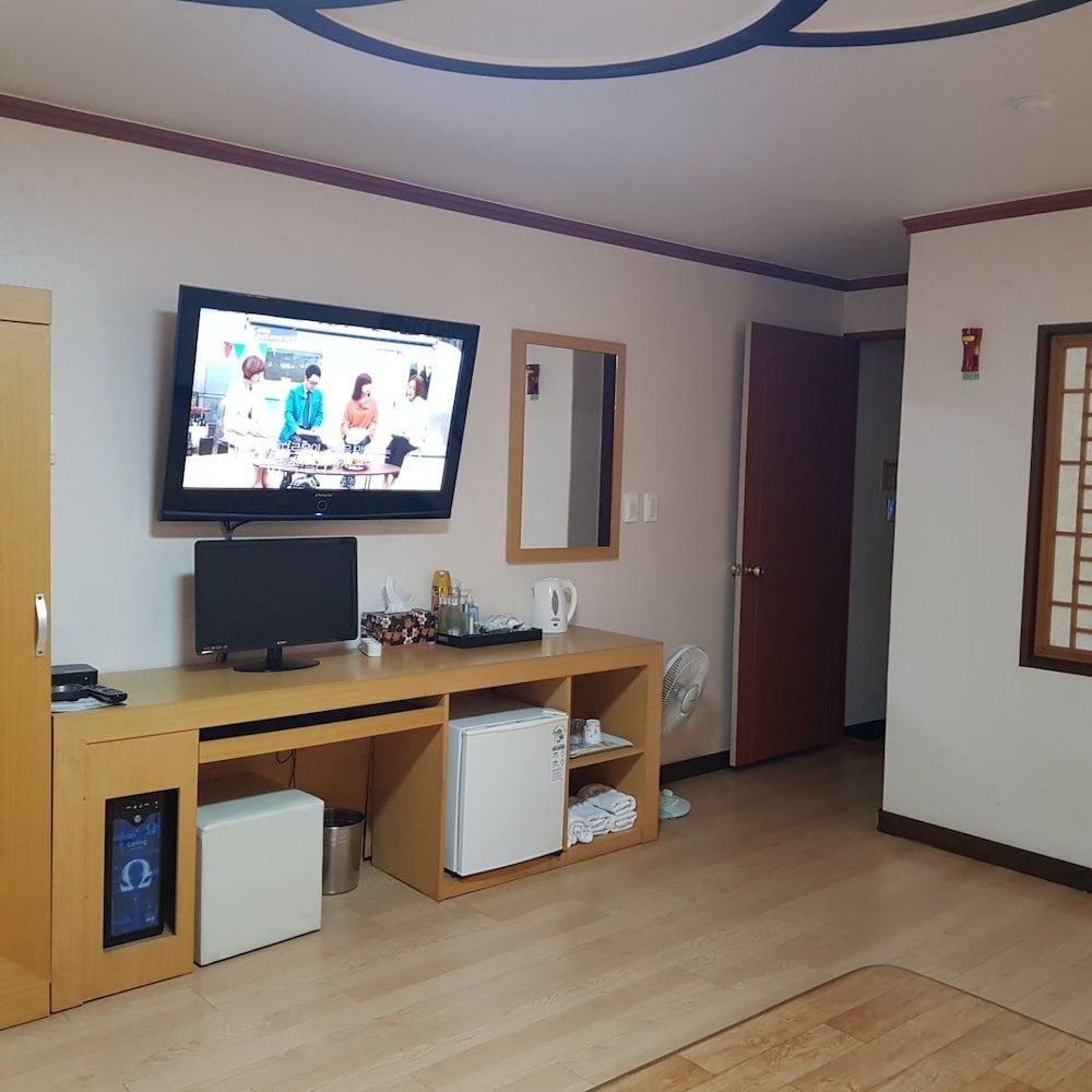 Arirang Hotel Standard Ondol Room 7