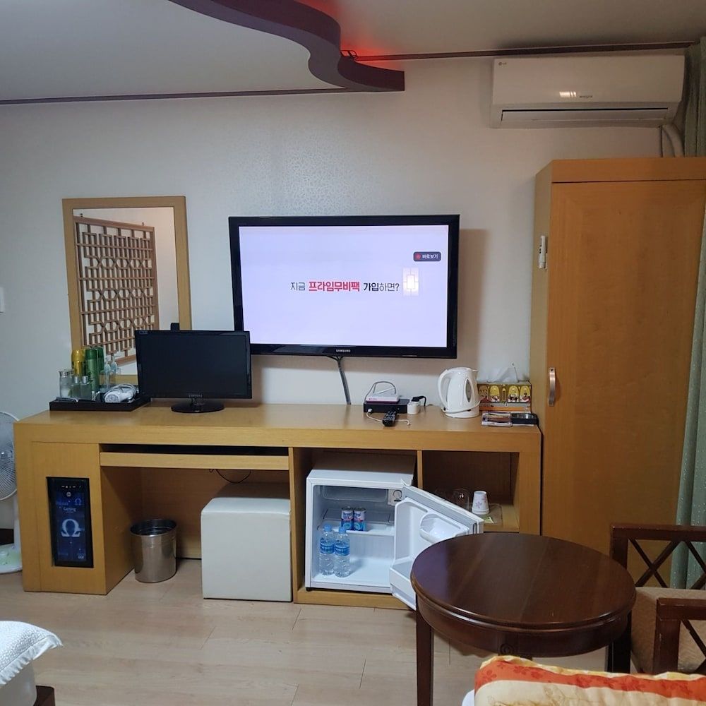 Arirang Hotel Standard Double Room 16