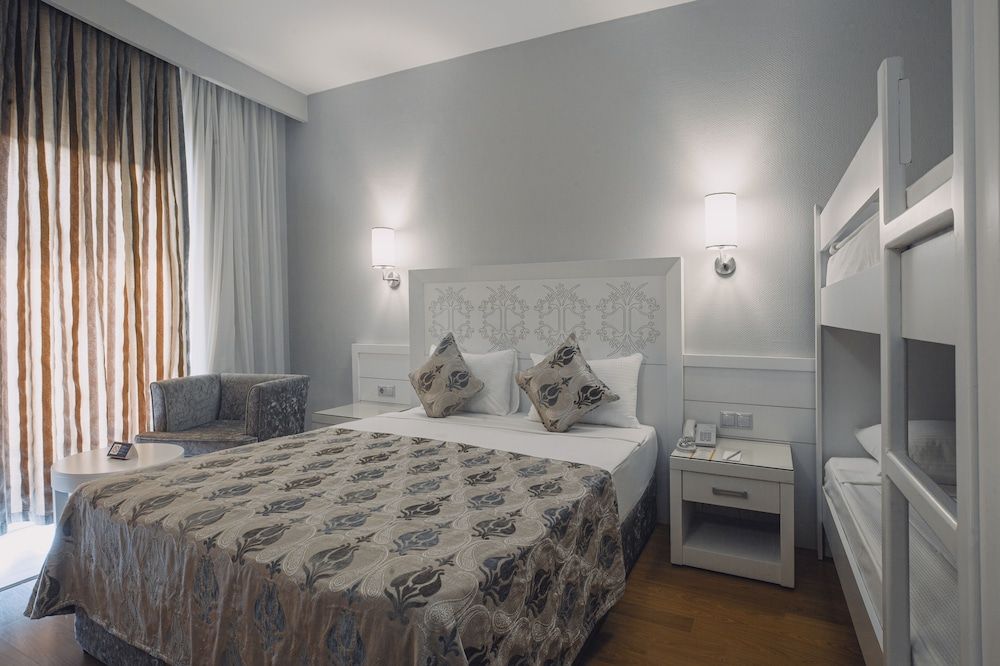 Standard Shared Dormitory, Mixed Dorm, Sea View (with Bunk Bed)