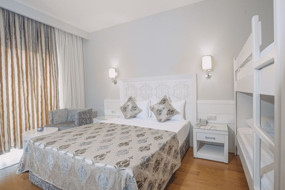 Standard Shared Dormitory, Mixed Dorm, Sea View (with Bunk Bed)