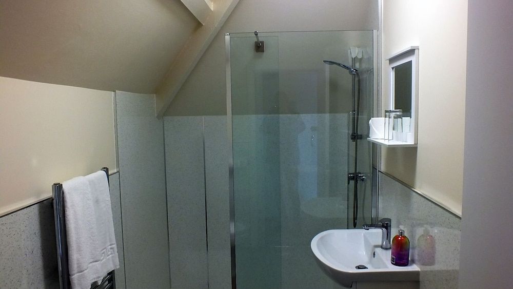 Quay Inn Triple Room, Ensuite 4