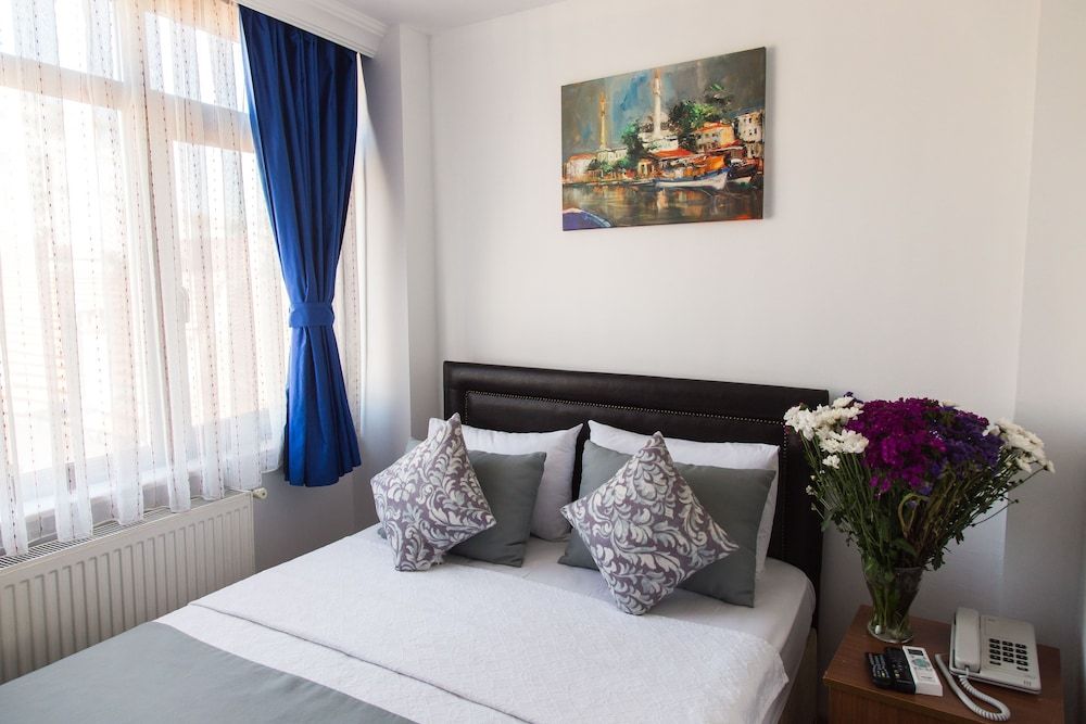 The House of Tulpan Standard Double Room, City View 3