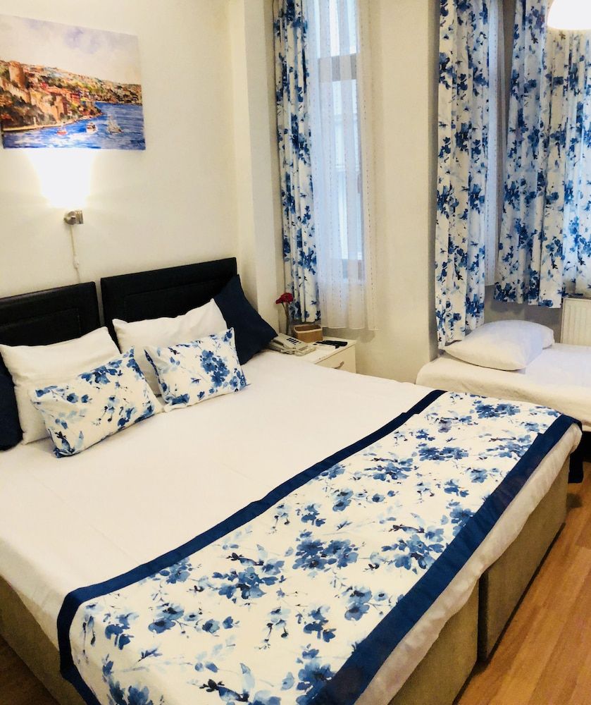 The House of Tulpan Standard Double Room, City View 6