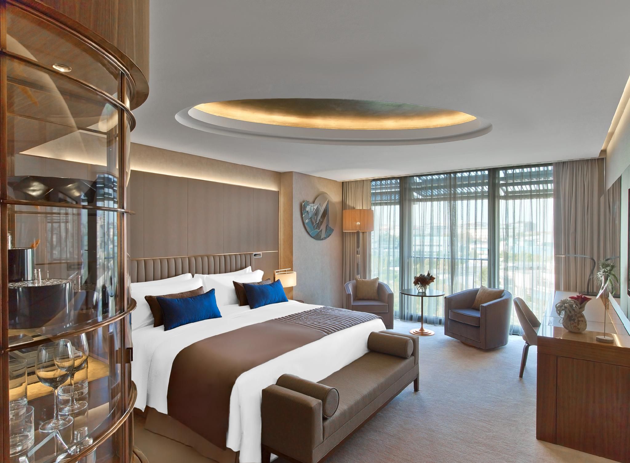 Grand Deluxe, Guest room, 1 King, Macka Park view, Balcony