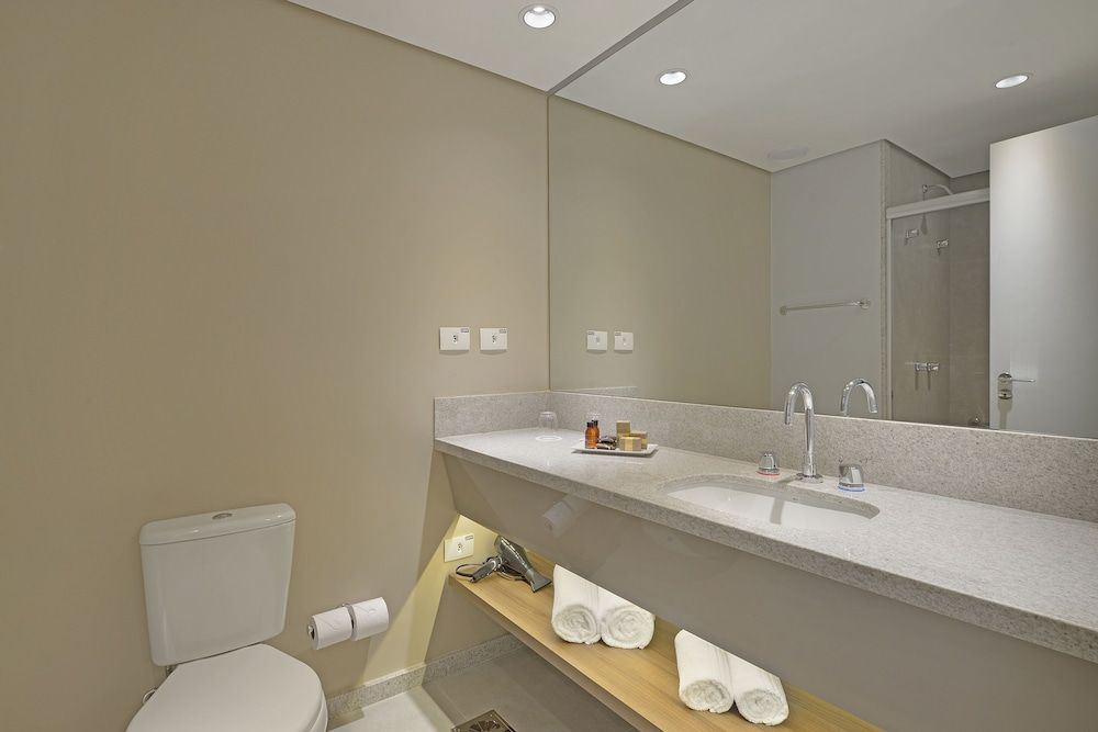 Hotel Deville Prime Campo Grande Deluxe Twin Room 3