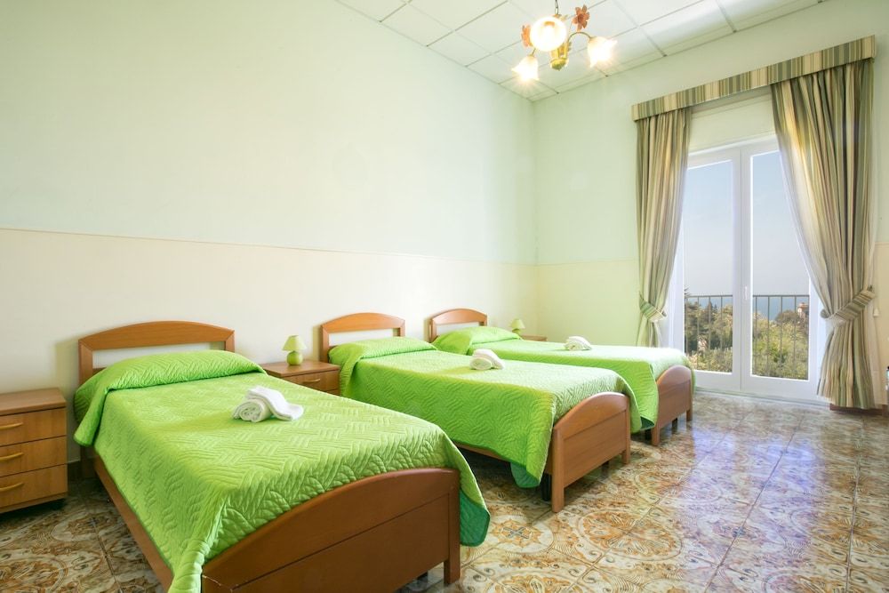 Sisters Hostel Triple Room, Sea View 2