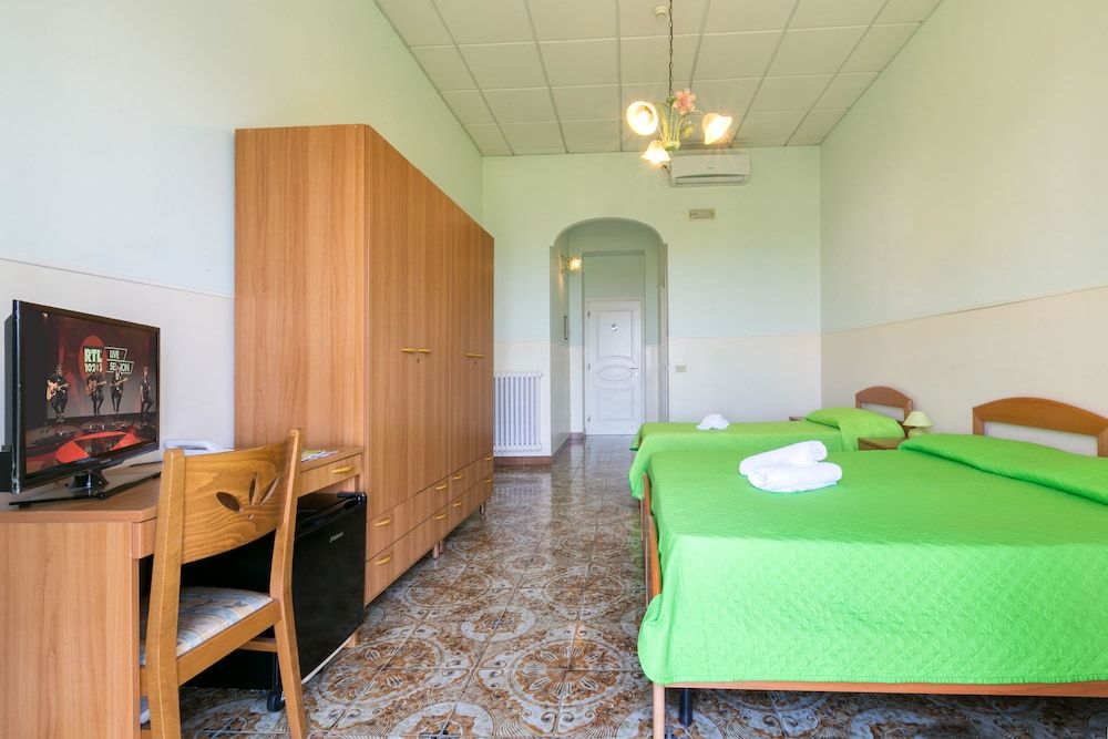 Sisters Hostel Triple Room, Sea View 5