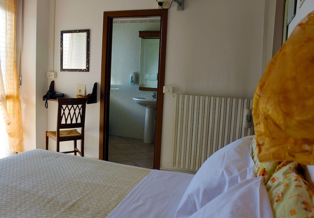 Hotel Ristorante La Torretta Double or Twin Room 5