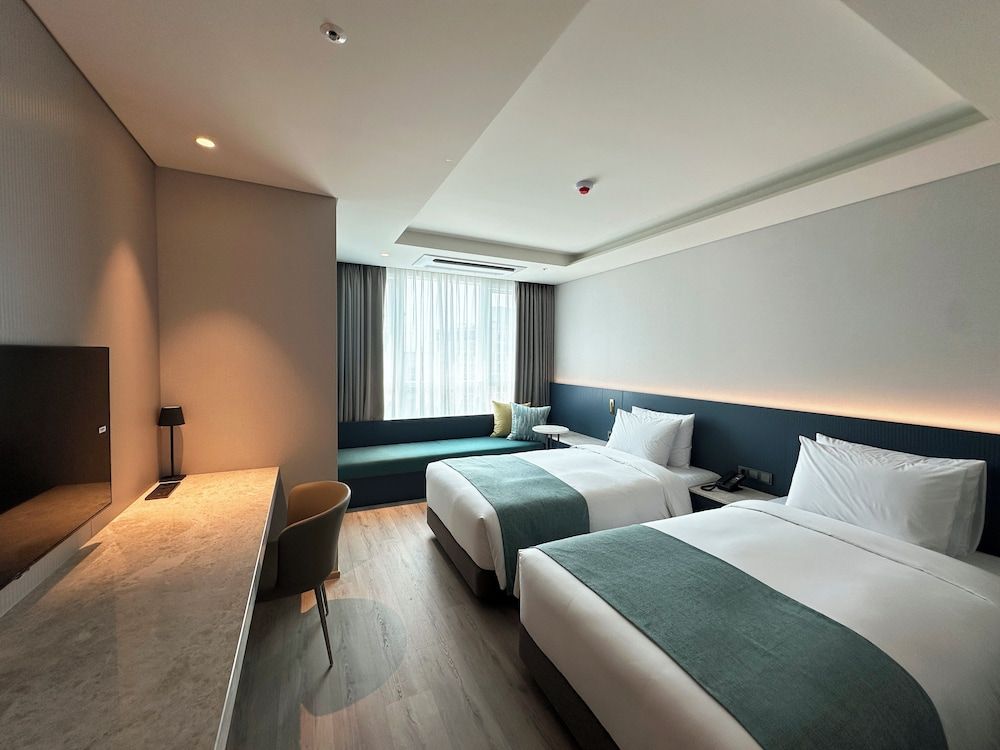 undefined Crown Harbor Hotel Busan 9