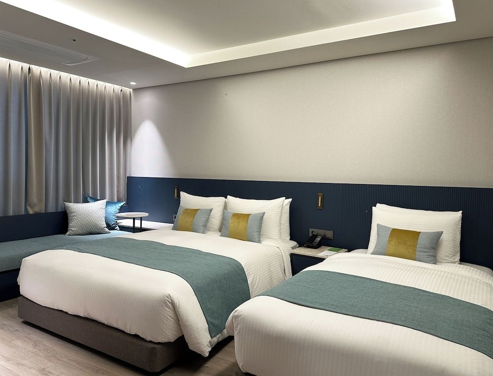 undefined Crown Harbor Hotel Busan 6