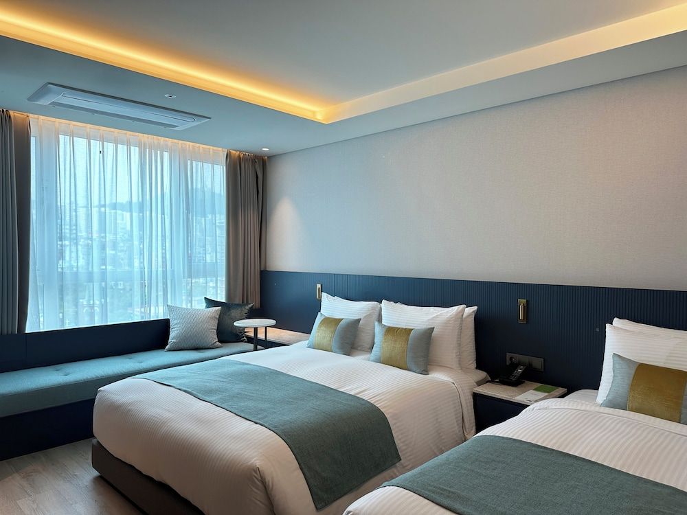 undefined Crown Harbor Hotel Busan 8