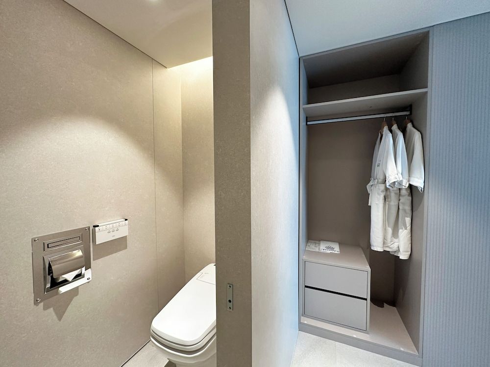 undefined Crown Harbor Hotel Busan 10