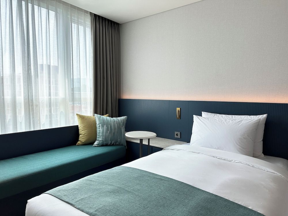 undefined Crown Harbor Hotel Busan 8