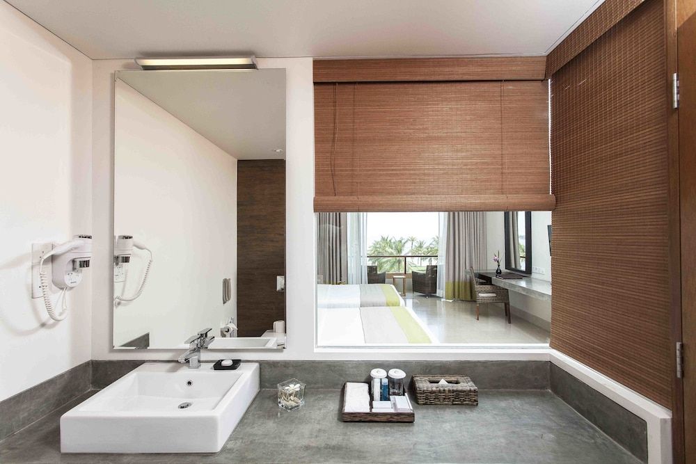 Amaya Beach Pasikudah Deluxe Room 5