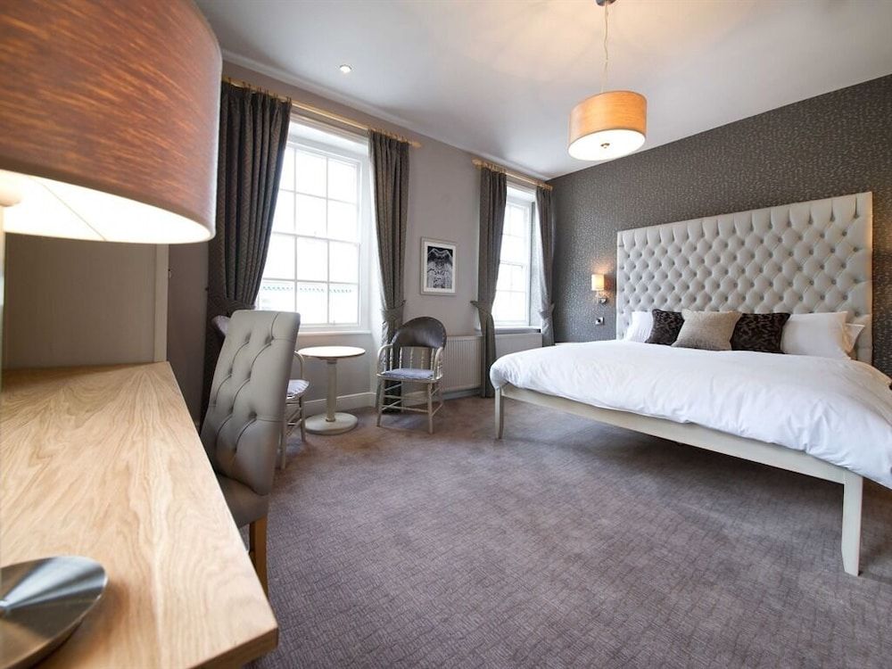 The County Hotel Standard Double Room, Ensuite 6