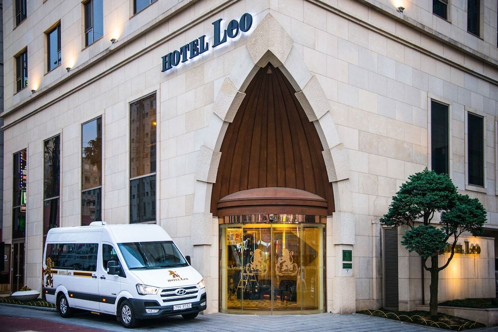 undefined Hotel Leo 9