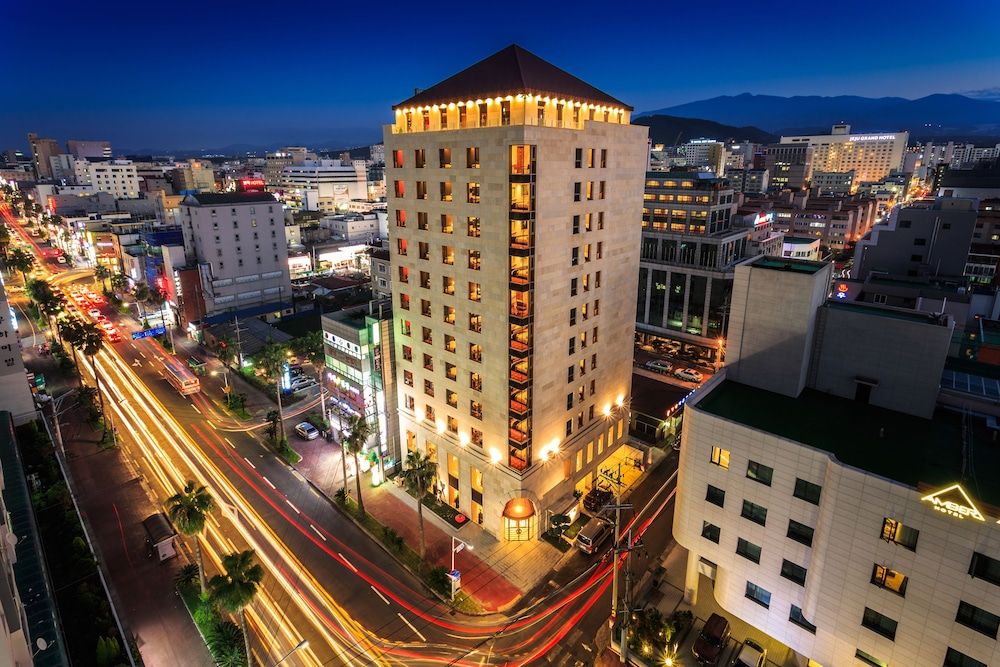 undefined Hotel Leo 10