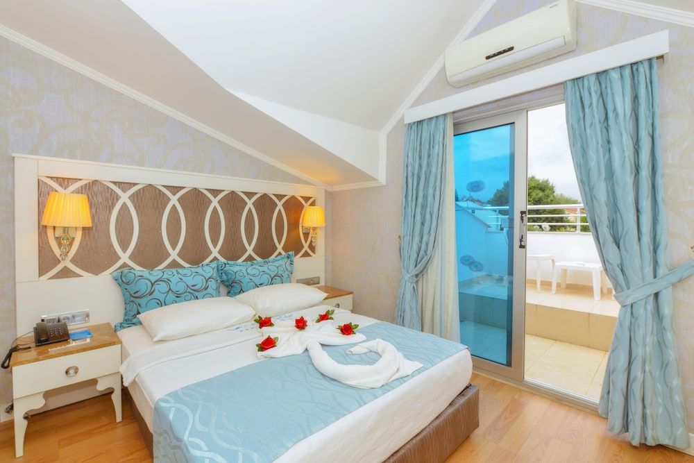 Ocean Blue High Class Hotel Standard Room 9