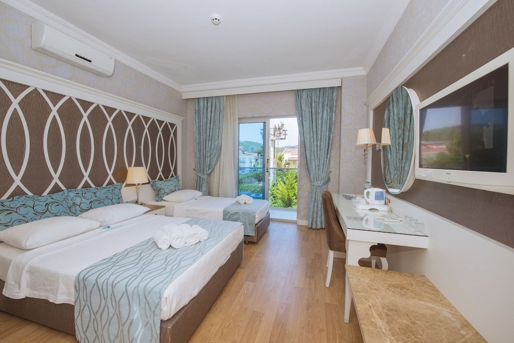 Ocean Blue High Class Hotel Standard Room 11