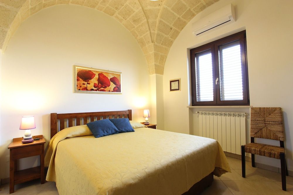 Superior Apartment, 1 Queen Bed, Terrace, Garden View (Clivia)