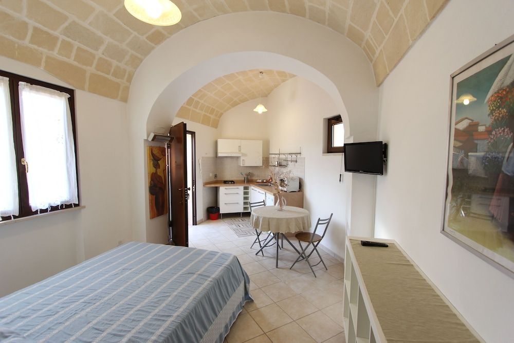 Comfort Studio, 1 Double Bed, Patio, Garden Area (Clementino)