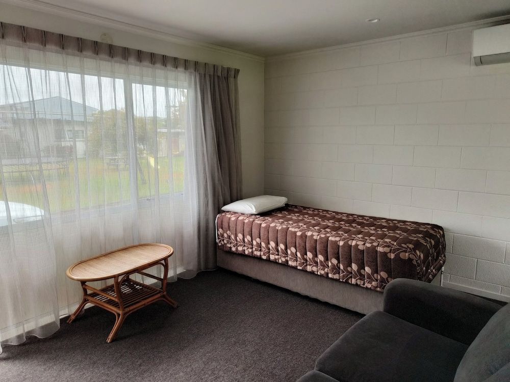 Cleveland Thermal Motel 1 Bedroom Apartment 3