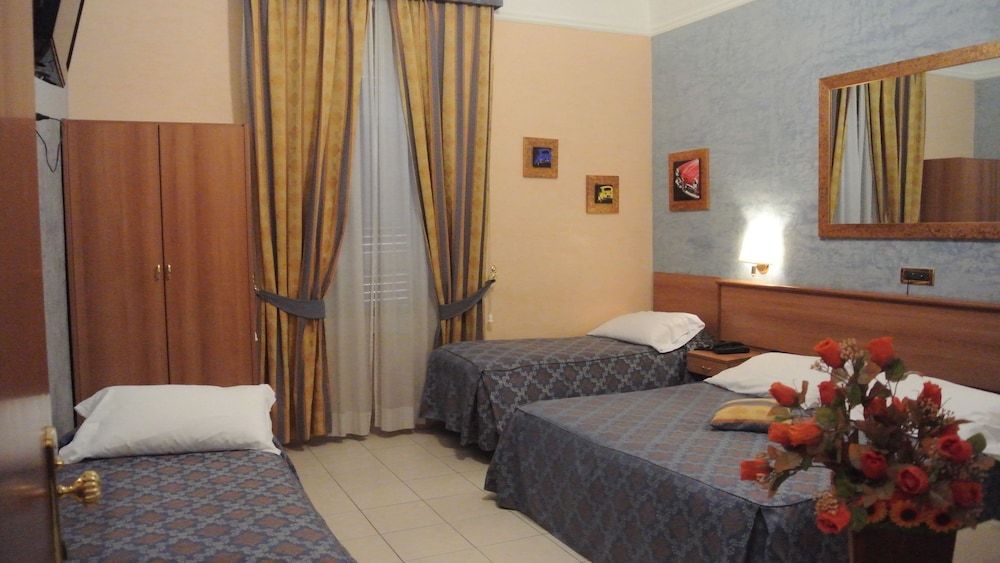 Hotel Assisi Quadruple Room 2