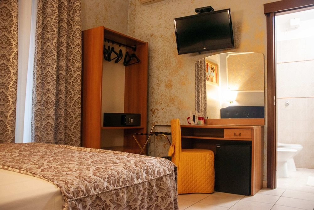 Hotel Assisi Double or Twin Room 13