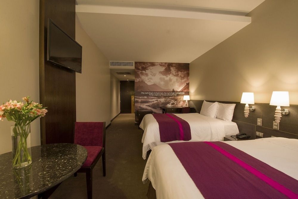 Arawi Miraflores Prime Deluxe Twin Room 3