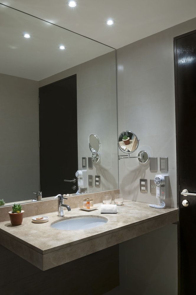 undefined Arawi Miraflores Prime 8