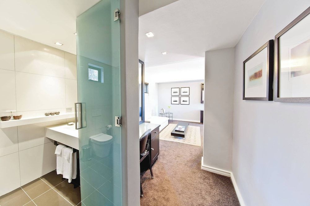 Kensington Place Superior Room 16