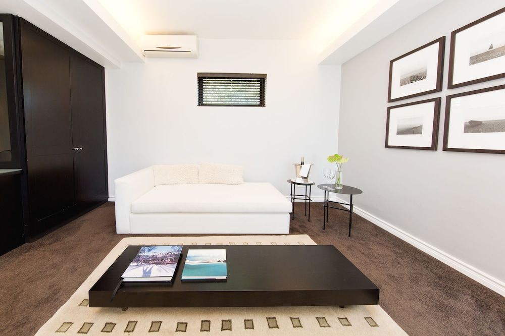 Kensington Place Superior Room 9