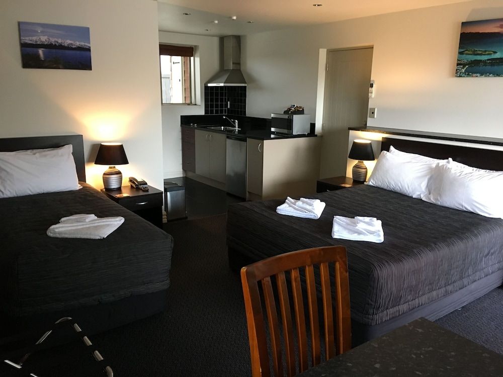 undefined Autoline Motel 10