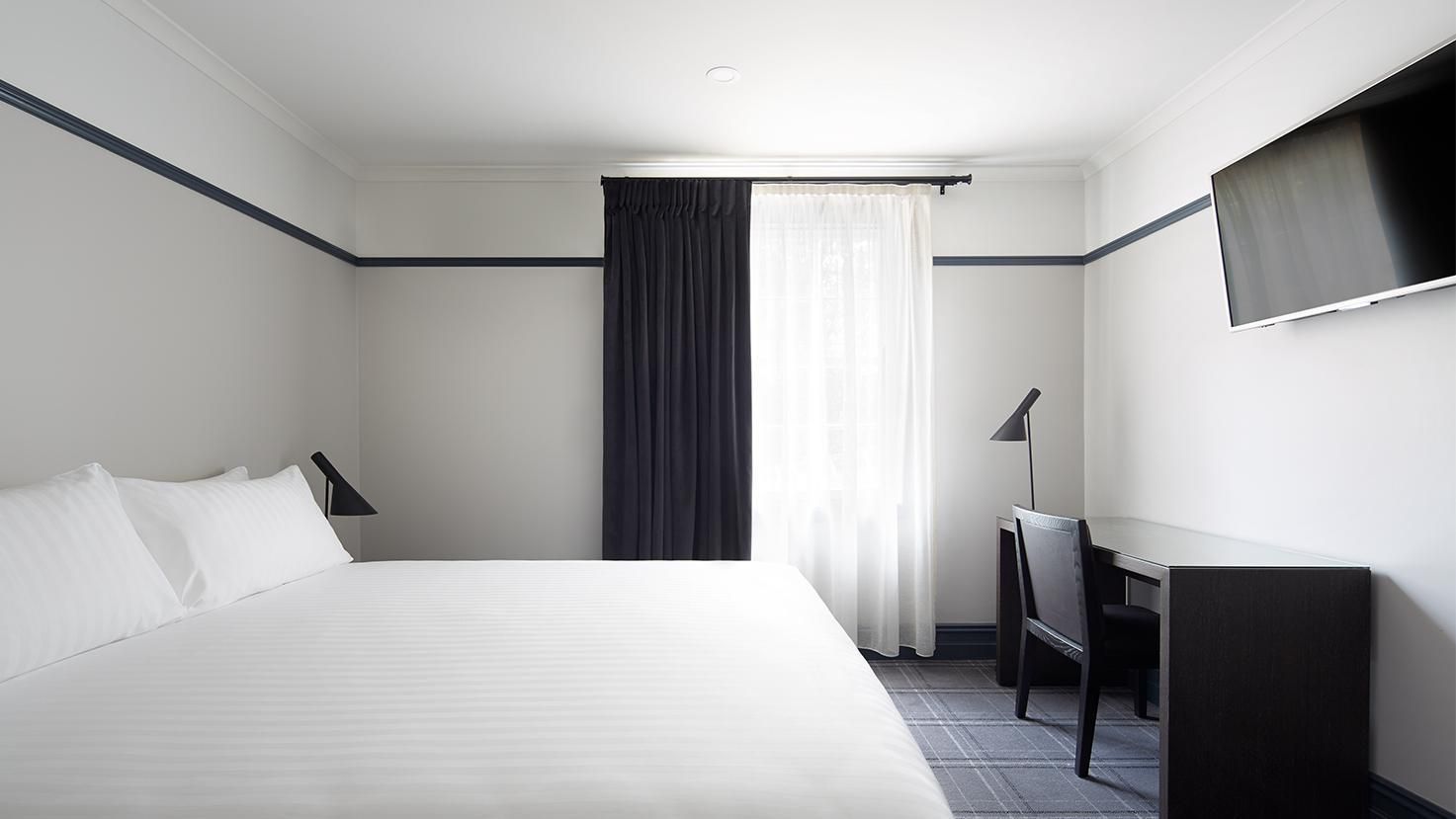 Brassey Hotel Deluxe Room 2