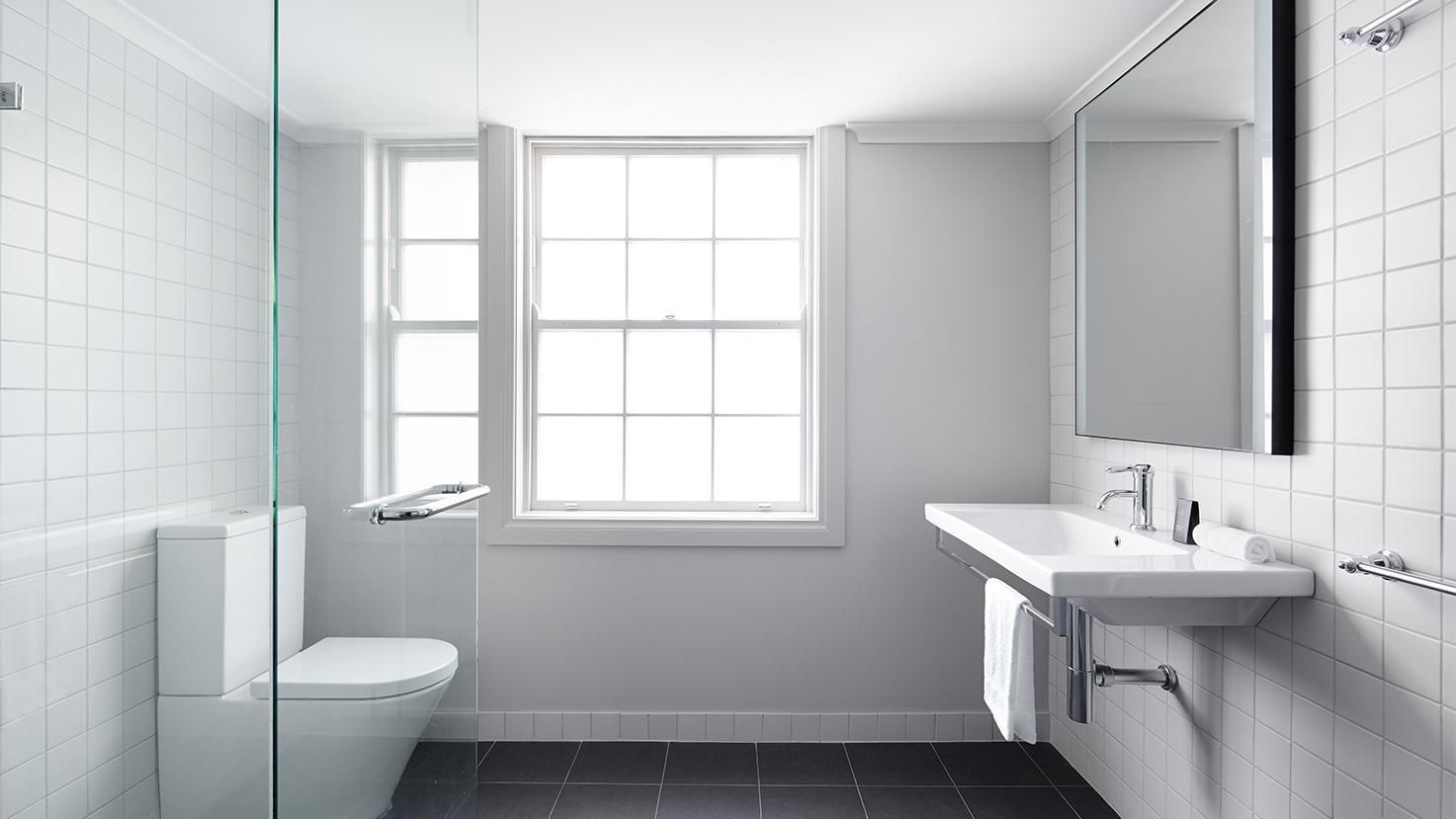 Brassey Hotel Deluxe Room 3