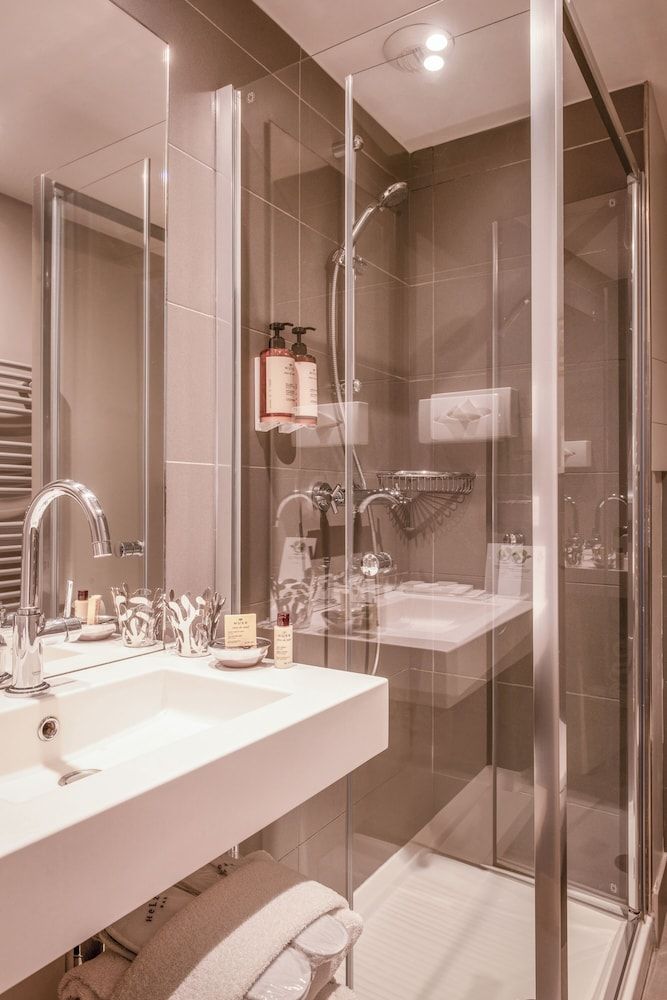 undefined Hôtel Helzear Champs Elysées 10