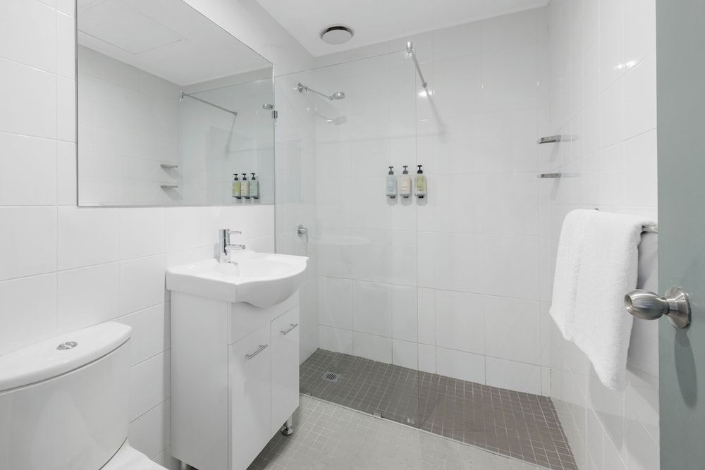 Vulcan Hotel Sydney Superior Room, 1 Queen Bed 3