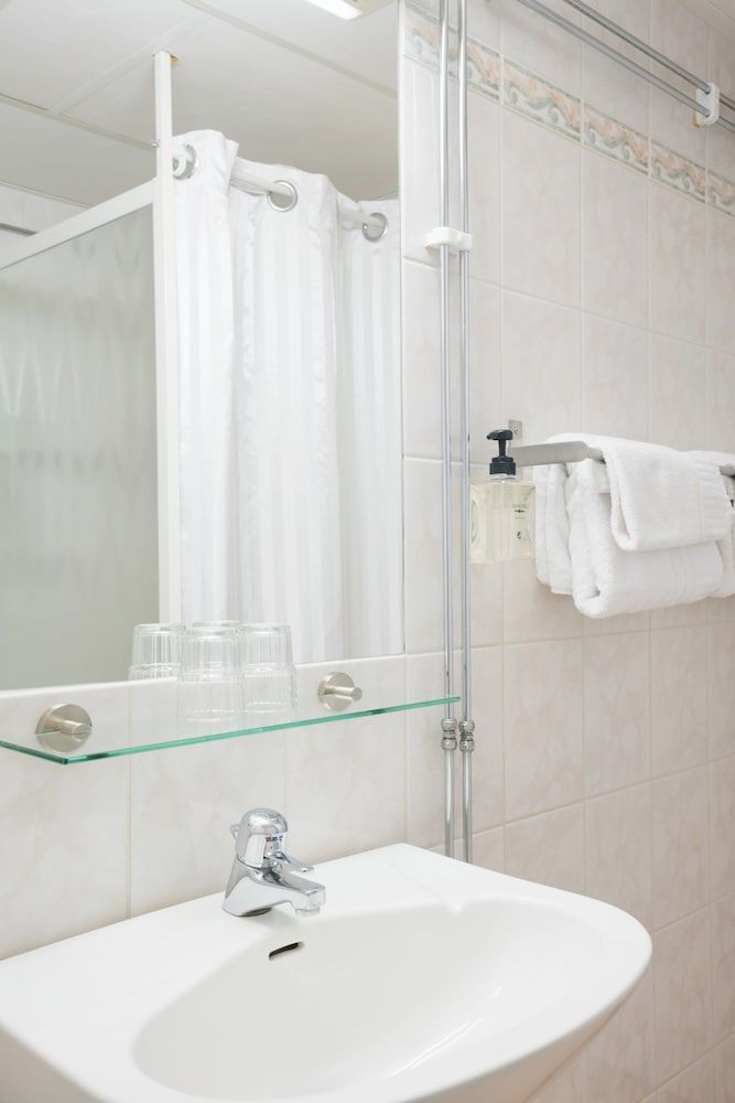 VICI Hotels Linköping Standard Room 5